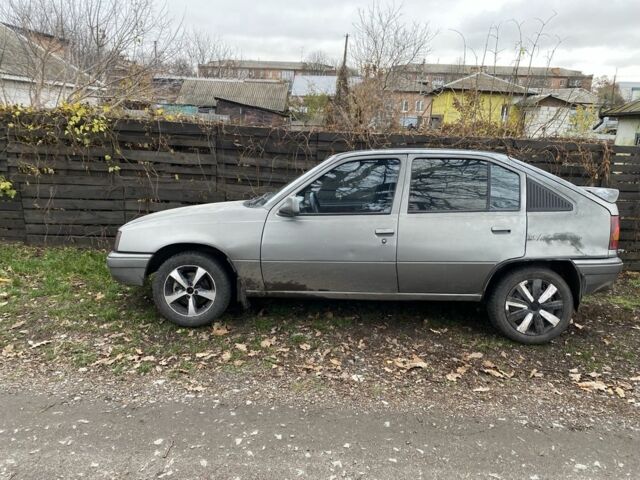 Сірий Опель Кадет, об'ємом двигуна 1.6 л та пробігом 999 тис. км за 595 $, фото 1 на Automoto.ua