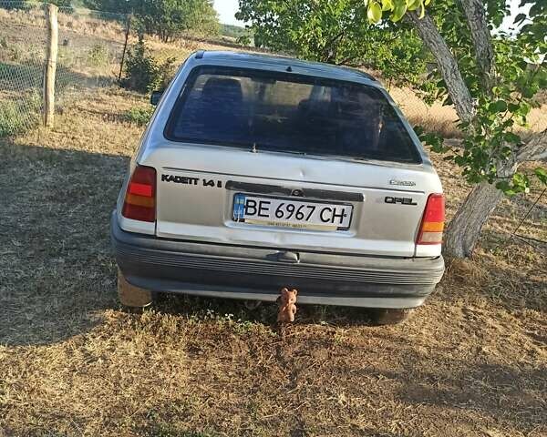 Серый Опель Кадет, объемом двигателя 1.4 л и пробегом 100 тыс. км за 1100 $, фото 1 на Automoto.ua