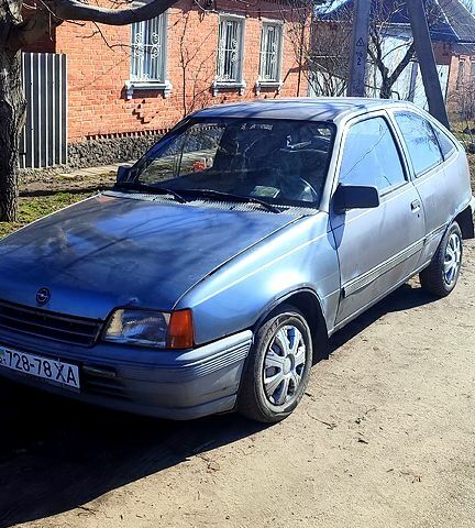 Серый Опель Кадет, объемом двигателя 1.4 л и пробегом 250 тыс. км за 650 $, фото 1 на Automoto.ua