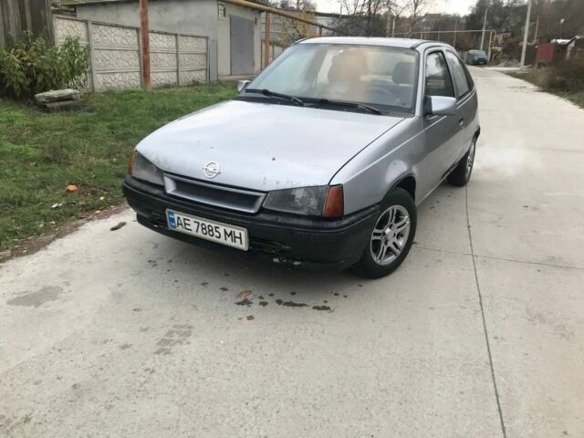 Серый Опель Кадет, объемом двигателя 1.3 л и пробегом 140 тыс. км за 800 $, фото 1 на Automoto.ua