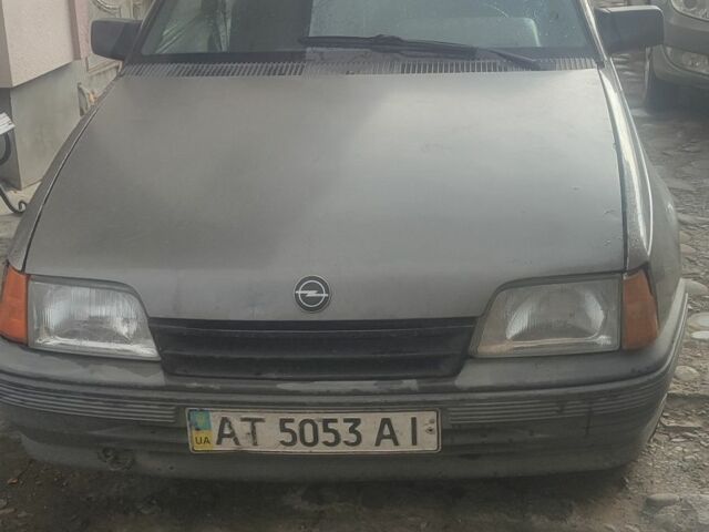 Сірий Опель Кадет, об'ємом двигуна 2 л та пробігом 300 тис. км за 500 $, фото 1 на Automoto.ua