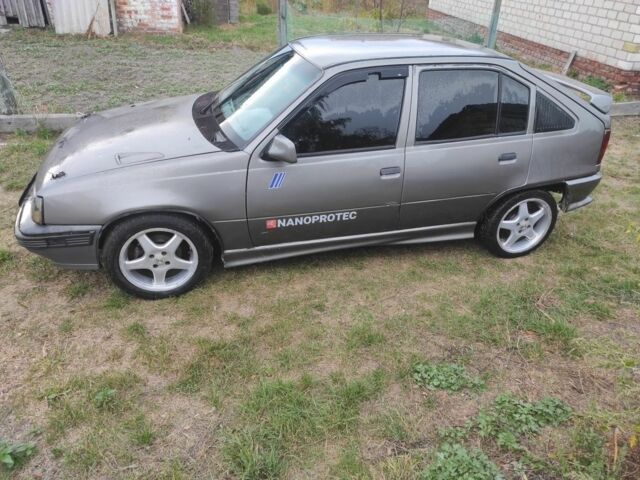 Сірий Опель Кадет, об'ємом двигуна 2 л та пробігом 300 тис. км за 1000 $, фото 1 на Automoto.ua