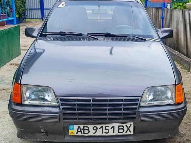 Сірий Опель Кадет, об'ємом двигуна 1.3 л та пробігом 79 тис. км за 1500 $, фото 1 на Automoto.ua