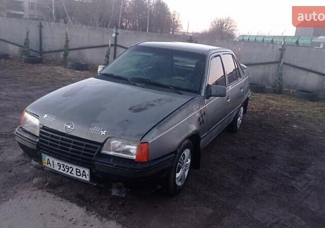 Сірий Опель Кадет, об'ємом двигуна 1.3 л та пробігом 222 тис. км за 600 $, фото 1 на Automoto.ua