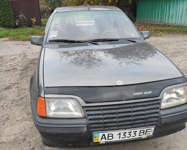 Опель Кадет 1987 в Бару на Automoto.ua Серый Опель Кадет, объемом двигателя 1.3 л и пробегом 315 тыс. км за 900 $, фото 1 на Automoto.ua