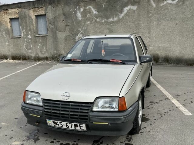 Серый Опель Кадет, объемом двигателя 1.3 л и пробегом 100 тыс. км за 700 $, фото 1 на Automoto.ua