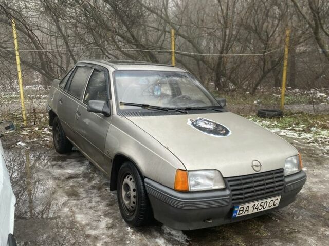 Сірий Опель Кадет, об'ємом двигуна 1.3 л та пробігом 100 тис. км за 408 $, фото 1 на Automoto.ua
