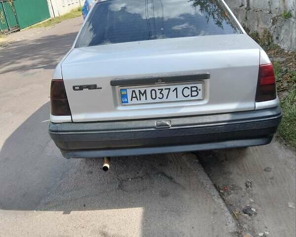Сірий Опель Кадет, об'ємом двигуна 1.3 л та пробігом 70 тис. км за 1000 $, фото 1 на Automoto.ua