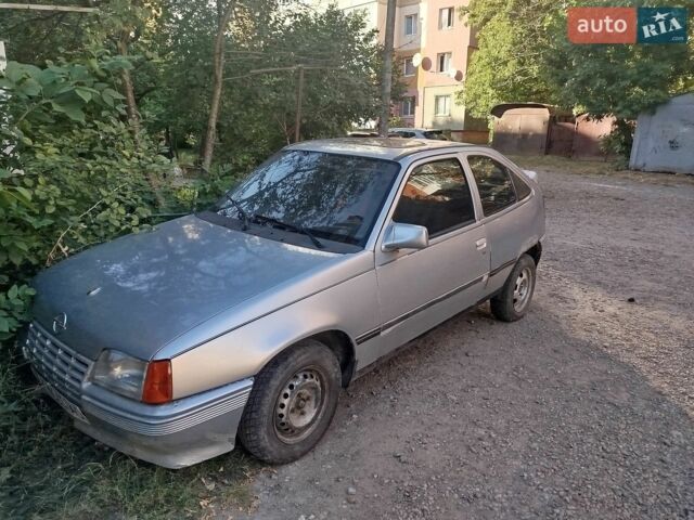 Сірий Опель Кадет, об'ємом двигуна 1.3 л та пробігом 160 тис. км за 550 $, фото 1 на Automoto.ua