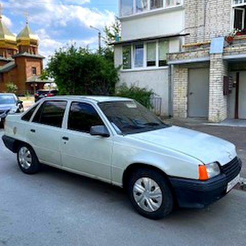 Серый Опель Кадет, объемом двигателя 1.3 л и пробегом 100 тыс. км за 950 $, фото 1 на Automoto.ua