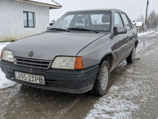 Сірий Опель Кадет, об'ємом двигуна 1.6 л та пробігом 400 тис. км за 946 $, фото 1 на Automoto.ua