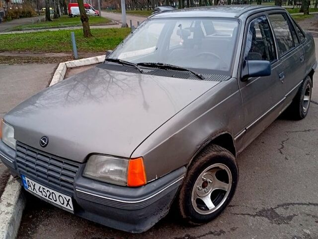 Серый Опель Кадет, объемом двигателя 1.3 л и пробегом 0 тыс. км за 1100 $, фото 1 на Automoto.ua