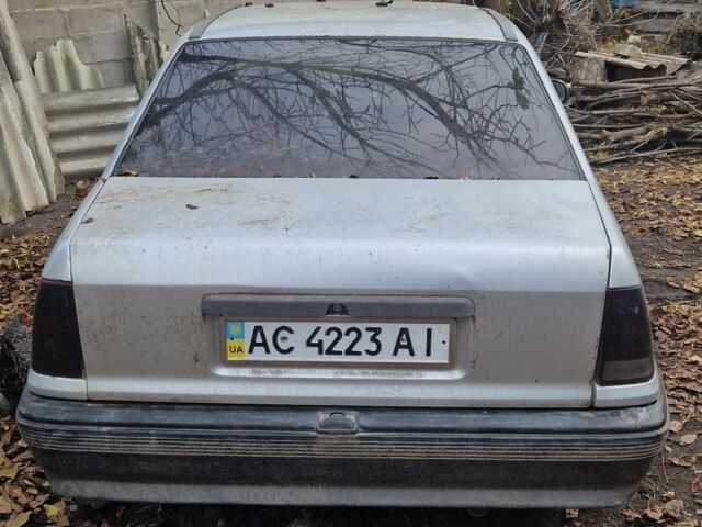 Сірий Опель Кадет, об'ємом двигуна 1.6 л та пробігом 400 тис. км за 355 $, фото 1 на Automoto.ua