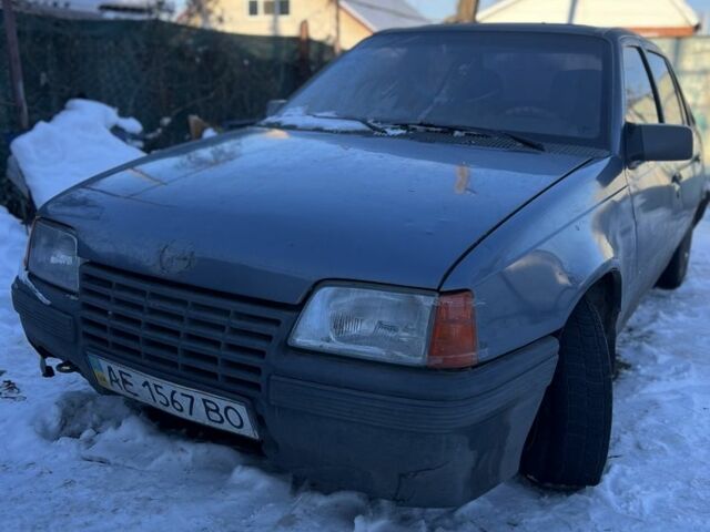 Серый Опель Кадет, объемом двигателя 1.3 л и пробегом 130 тыс. км за 499 $, фото 1 на Automoto.ua