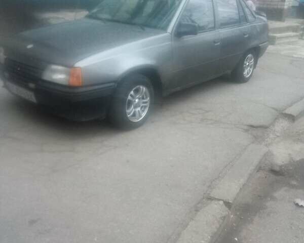 Сірий Опель Кадет, об'ємом двигуна 1.3 л та пробігом 380 тис. км за 962 $, фото 1 на Automoto.ua