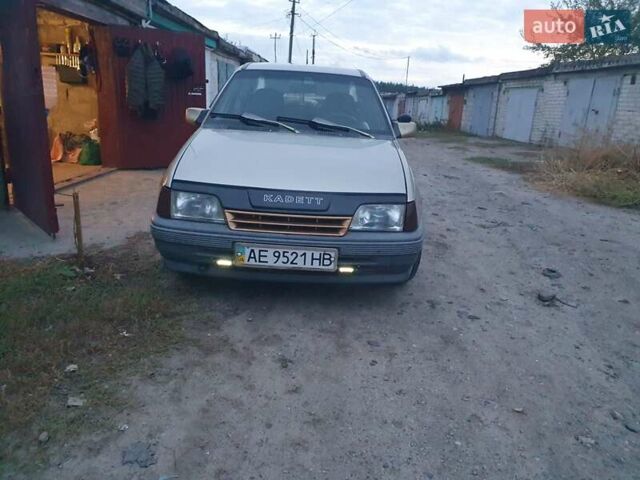 Опель Кадет 1989 в Днепре (Днепропетровске) на Automoto.ua Серый Опель Кадет, объемом двигателя 1.3 л и пробегом 850 тыс. км за 1500 $, фото 1 на Automoto.ua