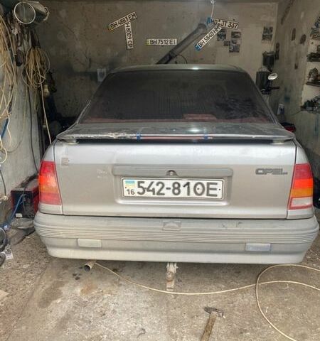Серый Опель Кадет, объемом двигателя 1.4 л и пробегом 128 тыс. км за 450 $, фото 1 на Automoto.ua