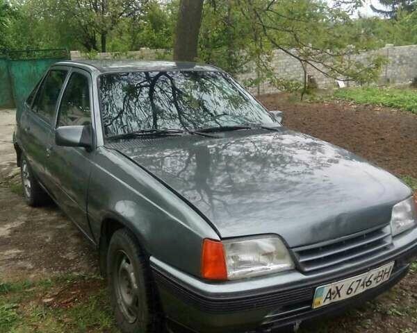 Сірий Опель Кадет, об'ємом двигуна 1.3 л та пробігом 300 тис. км за 1300 $, фото 1 на Automoto.ua