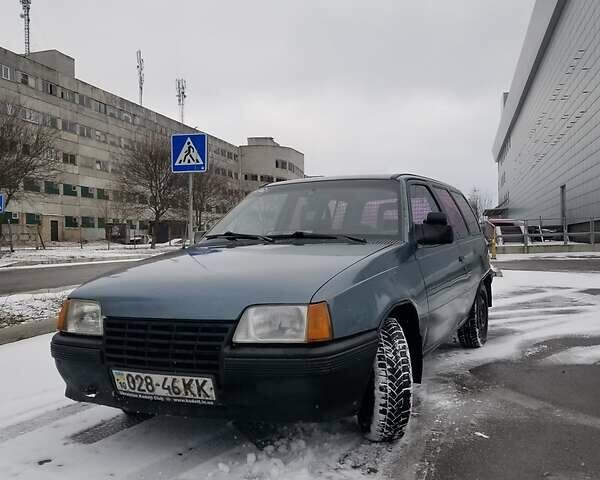 Серый Опель Кадет, объемом двигателя 1.6 л и пробегом 50 тыс. км за 1150 $, фото 1 на Automoto.ua