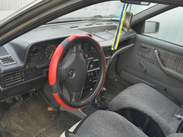 Сірий Опель Кадет, об'ємом двигуна 0 л та пробігом 1000 тис. км за 700 $, фото 1 на Automoto.ua