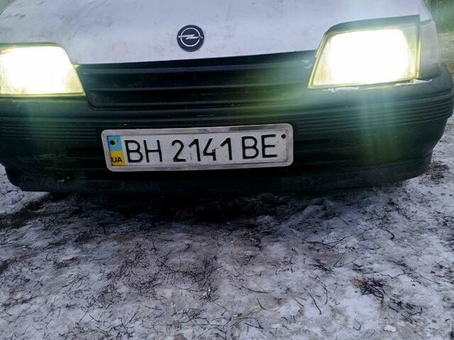 Серый Опель Кадет, объемом двигателя 1.4 л и пробегом 0 тыс. км за 560 $, фото 1 на Automoto.ua