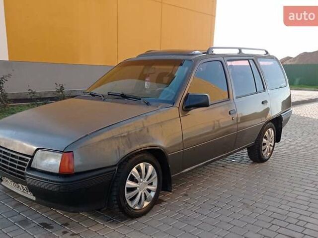 Серый Опель Кадет, объемом двигателя 0 л и пробегом 200 тыс. км за 1250 $, фото 1 на Automoto.ua