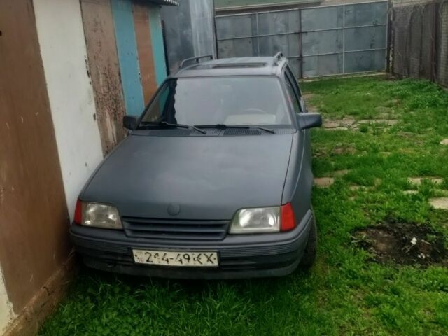 Серый Опель Кадет, объемом двигателя 1 л и пробегом 150 тыс. км за 1050 $, фото 1 на Automoto.ua