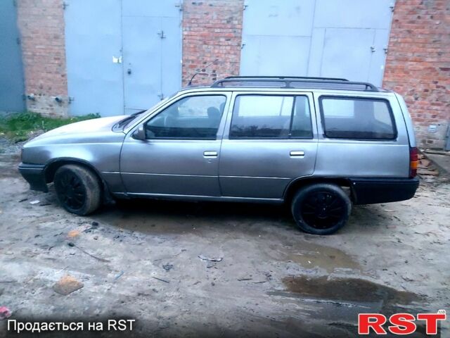 Серый Опель Кадет, объемом двигателя 1.6 л и пробегом 256 тыс. км за 950 $, фото 1 на Automoto.ua