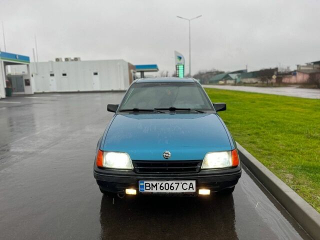 Синий Опель Кадет, объемом двигателя 1.3 л и пробегом 230 тыс. км за 1450 $, фото 1 на Automoto.ua