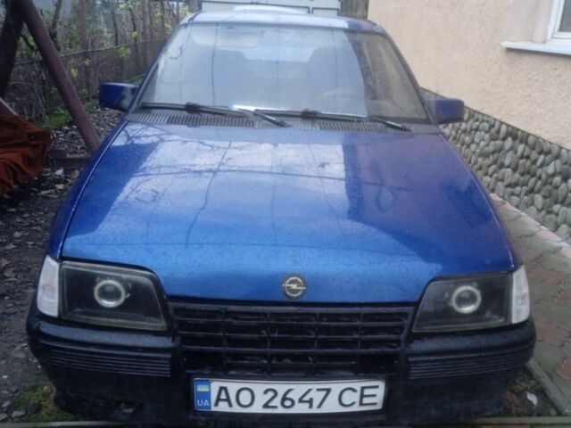 Синий Опель Кадет, объемом двигателя 1.3 л и пробегом 81 тыс. км за 1269 $, фото 1 на Automoto.ua