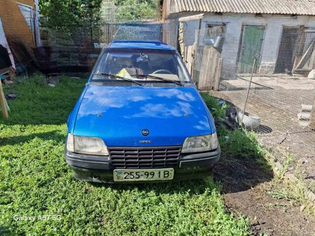 Синий Опель Кадет, объемом двигателя 0 л и пробегом 250 тыс. км за 514 $, фото 1 на Automoto.ua