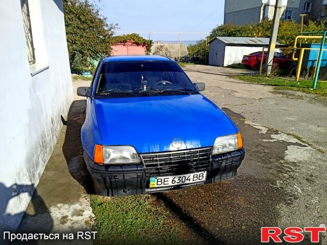 Синий Опель Кадет, объемом двигателя 1.3 л и пробегом 0 тыс. км за 780 $, фото 1 на Automoto.ua