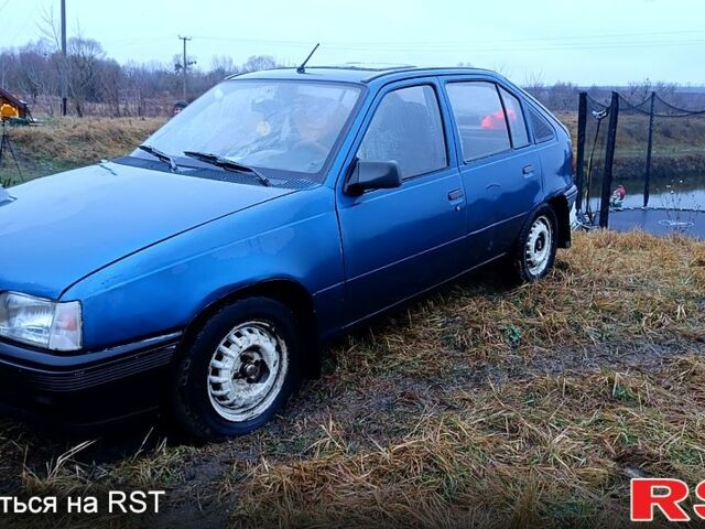 Синий Опель Кадет, объемом двигателя 1.8 л и пробегом 150 тыс. км за 750 $, фото 1 на Automoto.ua