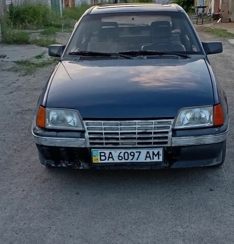 Синій Опель Кадет, об'ємом двигуна 0 л та пробігом 77 тис. км за 637 $, фото 1 на Automoto.ua