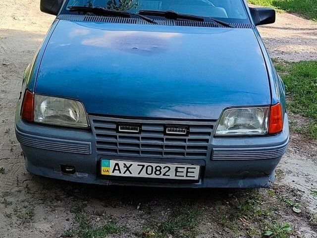 Синий Опель Кадет, объемом двигателя 1.4 л и пробегом 76 тыс. км за 904 $, фото 1 на Automoto.ua