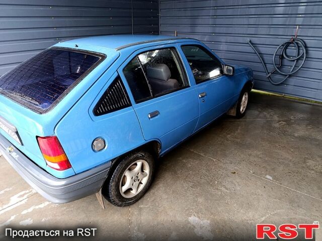 Синий Опель Кадет, объемом двигателя 1.4 л и пробегом 100 тыс. км за 600 $, фото 1 на Automoto.ua