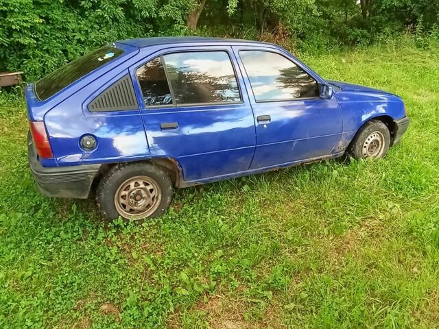 Синий Опель Кадет, объемом двигателя 1.3 л и пробегом 200 тыс. км за 564 $, фото 1 на Automoto.ua
