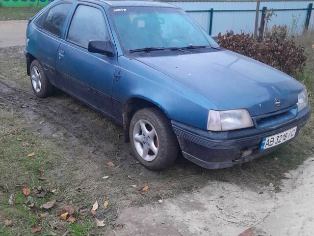 Синий Опель Кадет, объемом двигателя 1.3 л и пробегом 380 тыс. км за 711 $, фото 1 на Automoto.ua