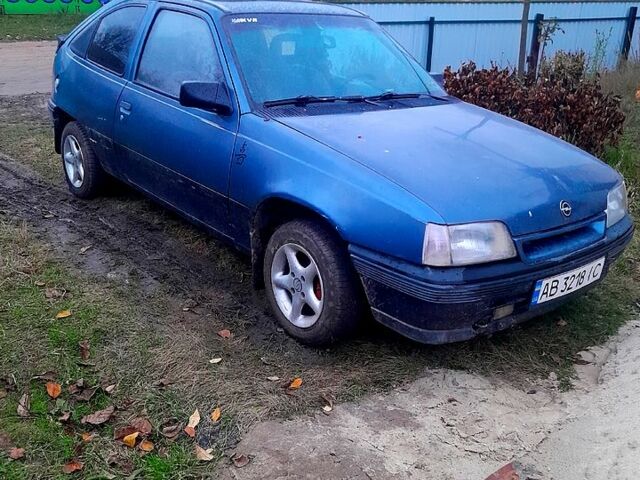 Синий Опель Кадет, объемом двигателя 1.3 л и пробегом 380 тыс. км за 780 $, фото 1 на Automoto.ua