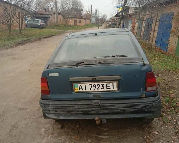 Синий Опель Кадет, объемом двигателя 1.6 л и пробегом 500 тыс. км за 1200 $, фото 1 на Automoto.ua