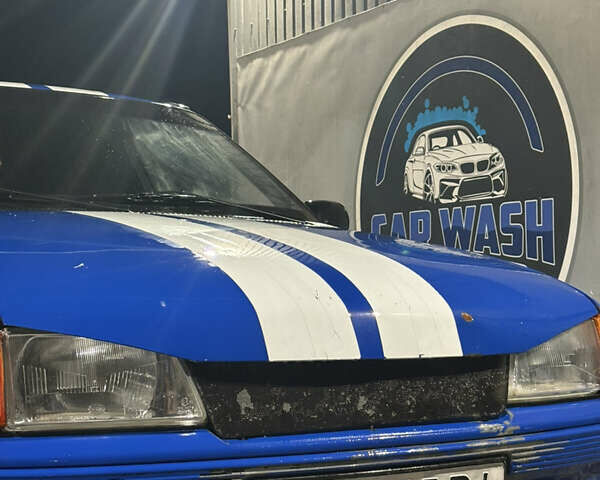 Синий Опель Кадет, объемом двигателя 1.3 л и пробегом 300 тыс. км за 353 $, фото 1 на Automoto.ua