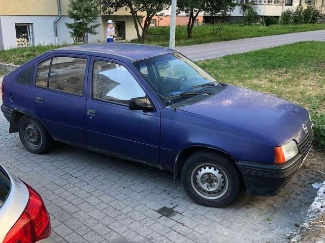 Синий Опель Кадет, объемом двигателя 1.3 л и пробегом 500 тыс. км за 350 $, фото 1 на Automoto.ua