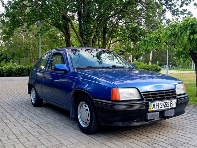 Синий Опель Кадет, объемом двигателя 1.3 л и пробегом 0 тыс. км за 800 $, фото 1 на Automoto.ua