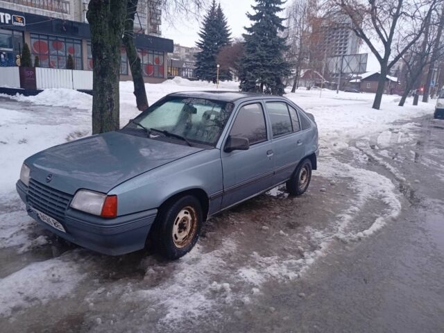 Синий Опель Кадет, объемом двигателя 1.5 л и пробегом 3 тыс. км за 692 $, фото 1 на Automoto.ua