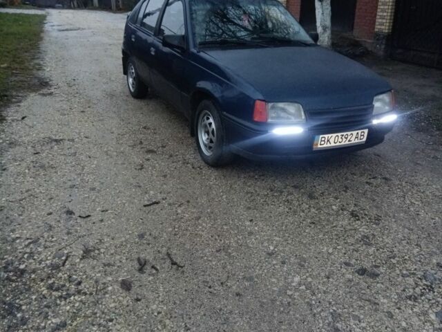 Синий Опель Кадет, объемом двигателя 1 л и пробегом 600 тыс. км за 400 $, фото 1 на Automoto.ua