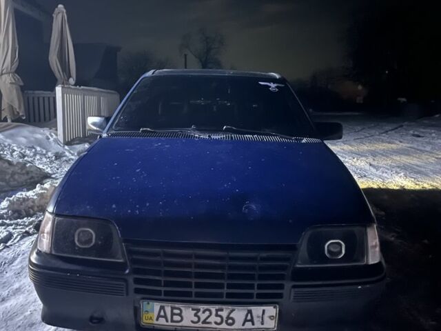 Синий Опель Кадет, объемом двигателя 2 л и пробегом 235 тыс. км за 1137 $, фото 1 на Automoto.ua