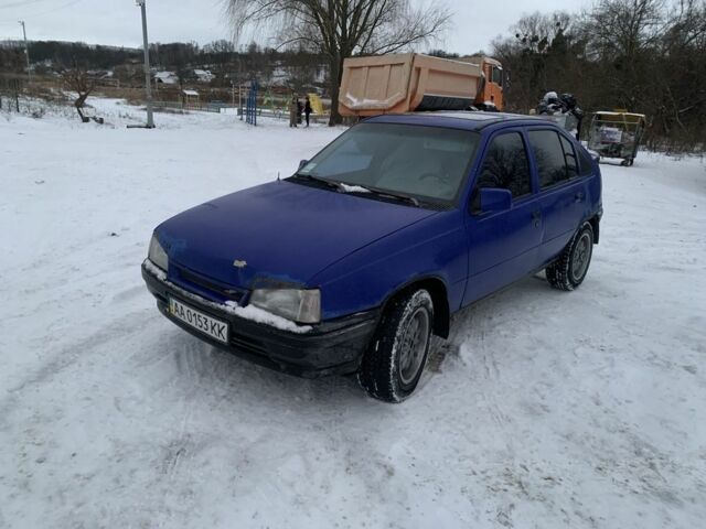 Синій Опель Кадет, об'ємом двигуна 1.4 л та пробігом 200 тис. км за 1000 $, фото 1 на Automoto.ua