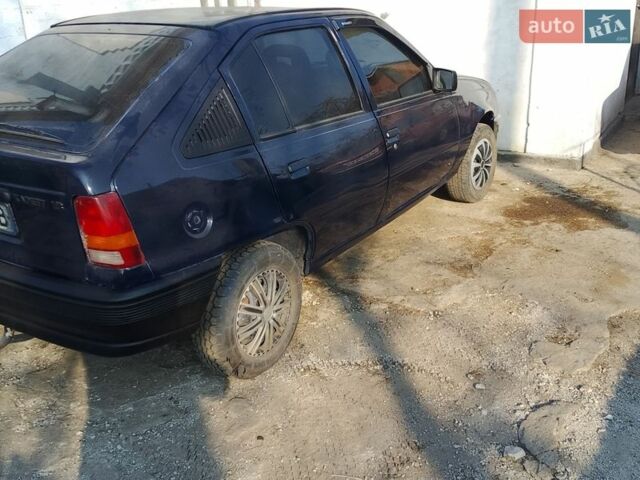 Синий Опель Кадет, объемом двигателя 1.8 л и пробегом 1 тыс. км за 1300 $, фото 1 на Automoto.ua