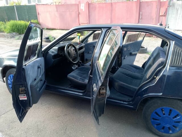 Опель Кадет 1991 в Черновцах на Automoto.ua Синий Опель Кадет, объемом двигателя 1.6 л и пробегом 100 тыс. км за 2200 $, фото 1 на Automoto.ua