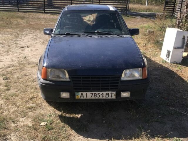 Синій Опель Кадет, об'ємом двигуна 1.3 л та пробігом 100 тис. км за 900 $, фото 1 на Automoto.ua